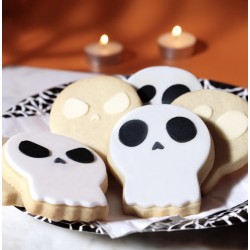 Emporte-pièce tête de mort avec 4 pochoirs PME – Biscuits et sablés Halloween