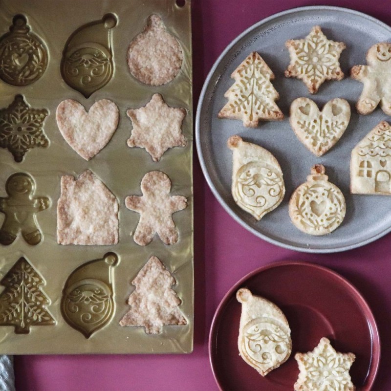 Moule pâtisserie motifs festifs pour sablés, chocolats et décorations gourmandes